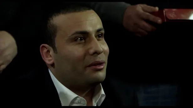 kolpacino-4-filminde-ganyotcu-var-mi-yok-mu-ebubekir-ozturk-kimdir-ganyotcu-karakterini-kim-canlandiriyor-1694869790207.jpg Kolpaçino 4 filminde Ganyotçu var mı, yok mu? Ebubekir Öztürk kimdir? Ganyotçu karakterini kim canlandırıyor?-4