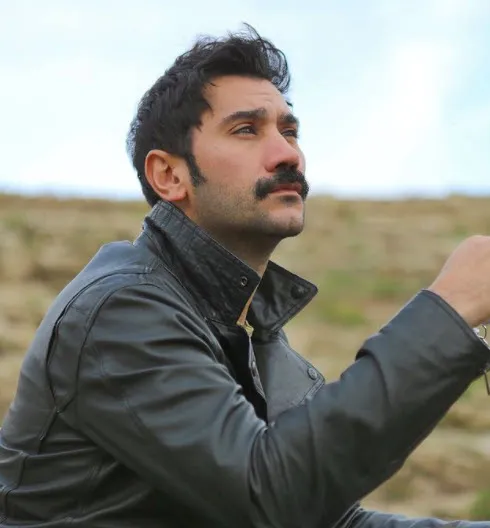 Bir Zamanlar Çukurova'yla Uğur Güneş'in ilişiği kesildi sanılıyordu ama yeniden doğdu! Meğer ilişkileri bitmemiş o yorum ele verdi-8