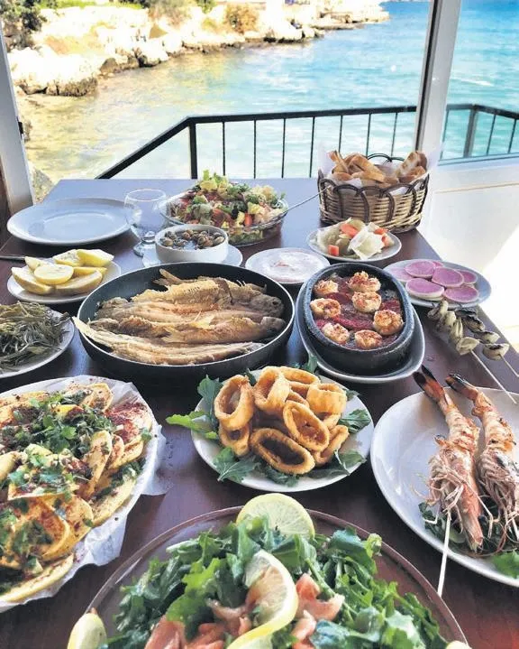 sosyetik-restoranlari-inceleyen-vedat-milor-hepsi-rezalet-dedi-1654639095983.jpeg Sosyetik restoranları inceleyen Vedat Milor “Hepsi rezalet” dedi-3