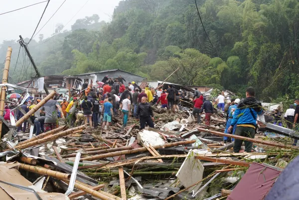 kolombiyada-toprak-kaymasi-sonucu-14-kisi-oldu-1644385651210.jpg Kolombiya'da toprak kayması sonucu 14 kişi öldü-4
