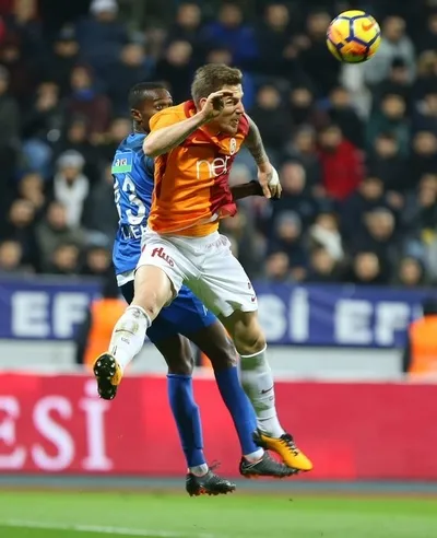 Galatasaray'ın yıldızına Milan'dan kanca-5