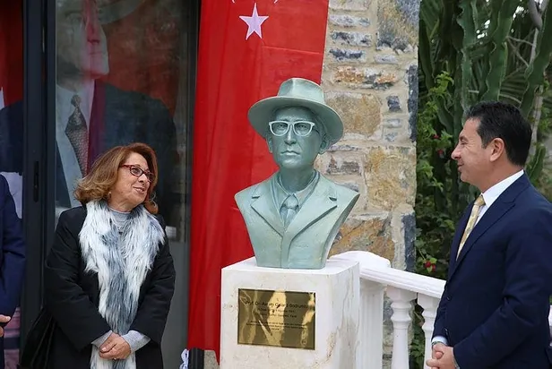 chp-heykelden-vazgecmiyor-bodrum-belediyesi-avram-galanti-bodrumlunun-bustunu-torenle-acti-1641307821761.jpeg