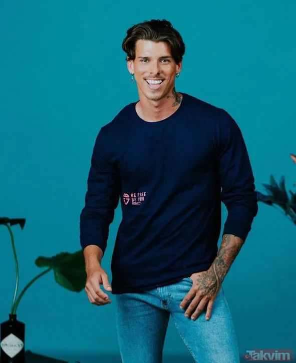 Model olarak çalıştı ve Facebook'ta komedi skeç videoları yaptı.