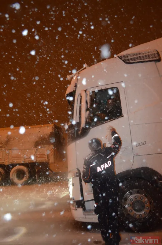 SON DAKİKA: Beyaz esaret! Balıkesir-Susurluk yolu saatlerdir kapalı - 12