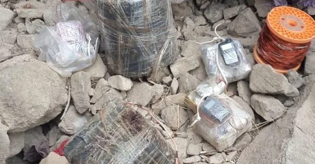 Son dakika: Hakkari’de PKK’ya darbe:Teröristlere ait el yapımı patlayıcılar ele geçirildi