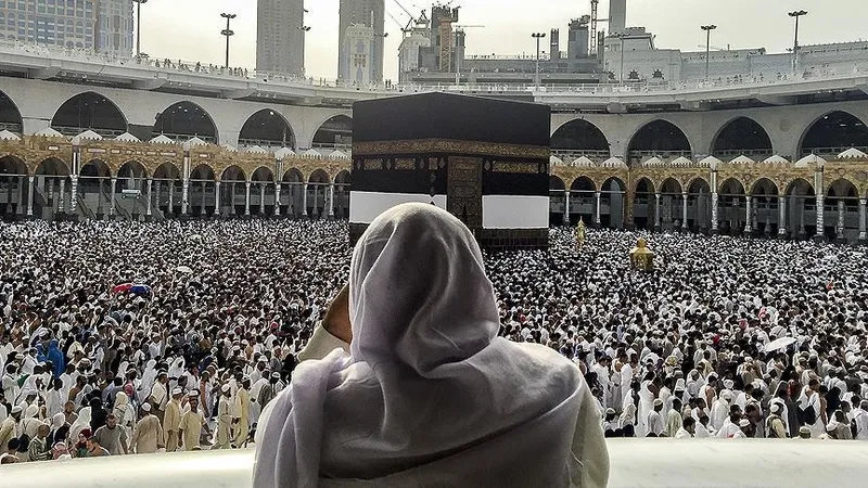 ilk-haci-kafilesi-18-nisanda-yola-cikacak-2026-hac-gidis-donus-tarihleri-1774605890081.jpg İlk hacı kafilesi 18 Nisan’da yola çıkacak: 2026 hac gidiş-dönüş tarihleri-4