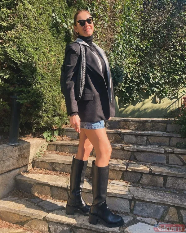 1994 Türkiye güzeli Pınar Altuğ rengarenk mayosuyla paylaştı! Kitesurf sonrası sosyal medyayı salladı! “Biraz tepişmek lazım” - 6