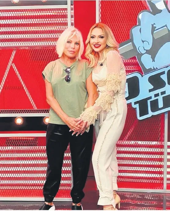 hadisenin-paylastigi-fotografla-olay-olan-ajda-pekkan-tedbirini-aldi-bakin-kirisikliklarini-nasil-sakladi-1574370603995.jpeg Hadise’nin paylaştığı fotoğrafla olay olan Ajda Pekkan tedbirini aldı! Bakın kırışıklıklarını nasıl sakladı-1