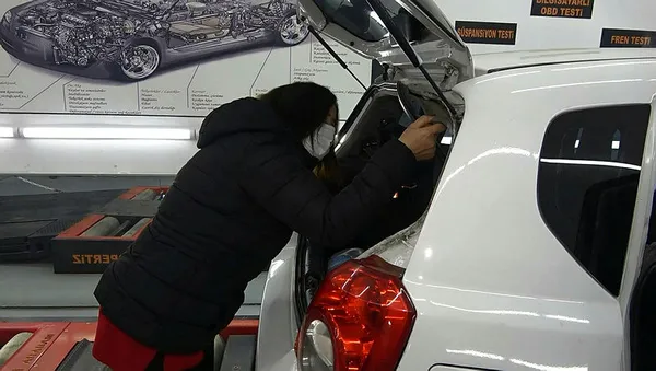 sahibinden-ikinci-el-otomobil-aldi-hayatinin-sokunu-yasadi-motoru-bile-degismis-1614507727346.jpg Sahibinden ikinci el otomobil aldı! Hayatının şokunu yaşadı! Motoru bile değişmiş...-5