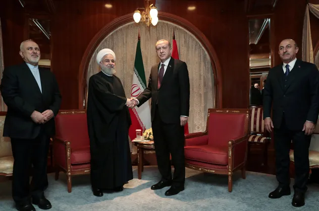 3'lü zirve öncesi Başbakan Erdoğan, Ruhani ve Putin ile görüştü