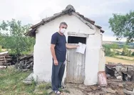 CHP’li belediye evin önündeki 60 yıllık tuvaleti mühürledi