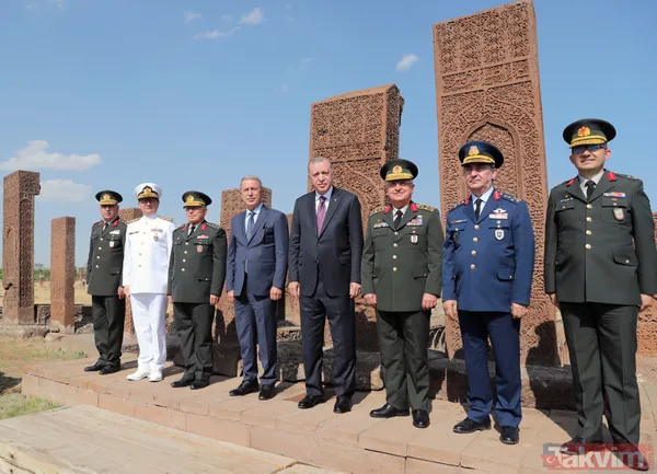 Başkan Erdoğan, Malazgirt Zaferi'nin 950'nci yılında Ahlat'ta! Tarihi kareler - 13