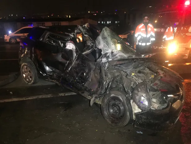 Beylikdüzü'nde zincirleme trafik kazası: 3 yaralı-2