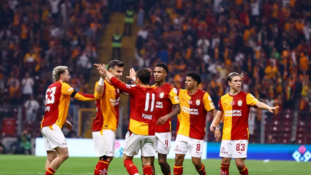 Galatasaray, Kasımpaşa'yı 3-1 yenerek liderliğe oturdu