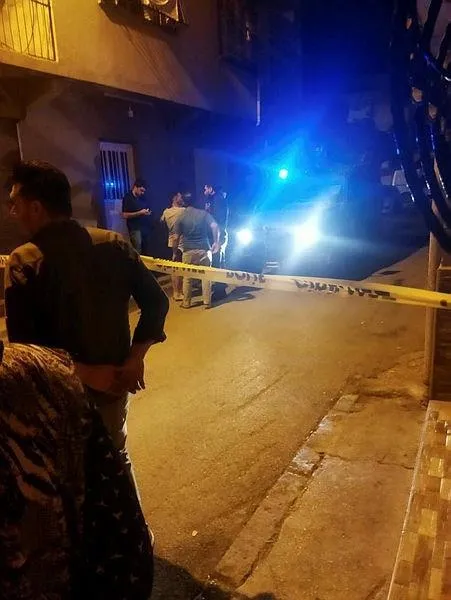 polisi-harekete-geciren-olay-adanada-bir-evin-bahcesinde-el-bombasi-bulundu-1666593002068.jpeg Polisi harekete geçiren olay: Adana'da bir evin bahçesinde el bombası bulundu-1