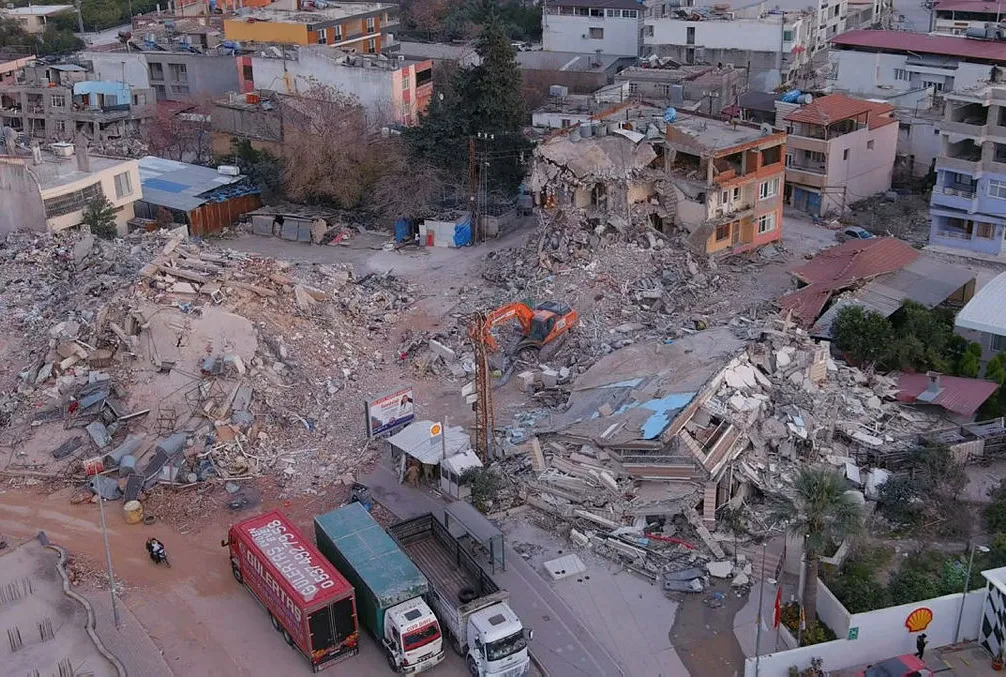 Uzman isim depremi yumruk örneği ile anlattı!