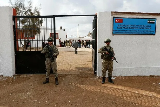 baris-pinariyla-huzur-geldi-turkiyenin-onardigi-tel-abyaddaki-okul-egitime-acildi-1575304103446.jpeg Barış Pınarı'yla huzur geldi! Türkiye'nin onardığı Tel Abyad'daki okul eğitime açıldı-1