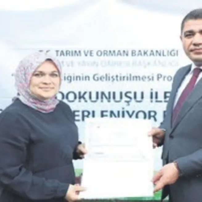 Kadınlar arı sütüne el attı...