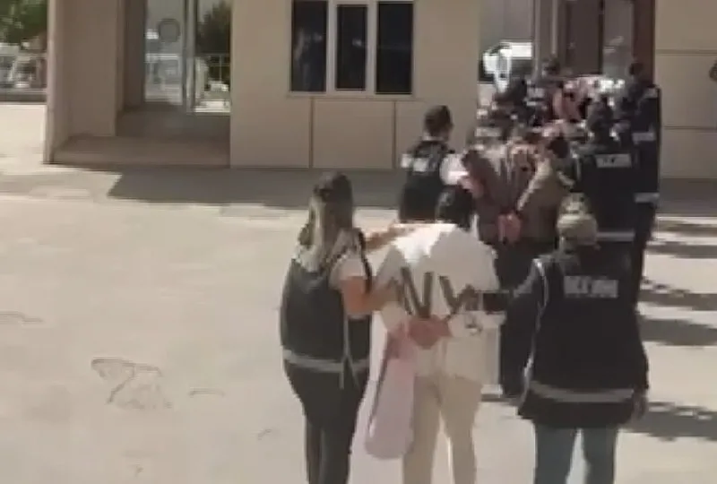 Para karşılığı sahte rapor düzenleyen doktora yönelik operasyon yapıldı. (İHA)