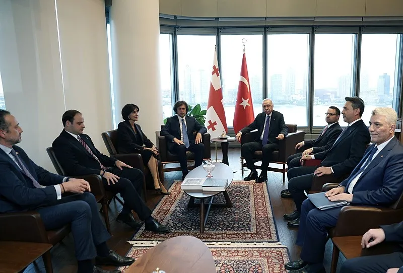 GÜRCİSTAN BAŞBAKANI KOBAKHIDZE İLE GÖRÜŞTÜ-1