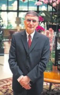 Aziz Sancar onur üyesi