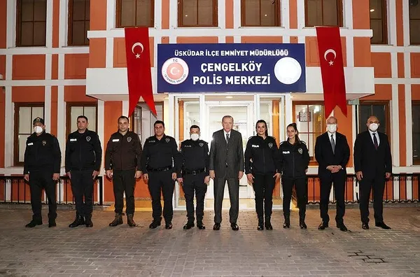 baskan-recep-tayyip-erdogan-ve-bakan-soyludan-cengelkoy-polis-merkezinde-iftar-1618597905593.jpeg Başkan Recep Tayyip Erdoğan ve Bakan Soylu'dan Çengelköy Polis Merkezi’nde iftar-3