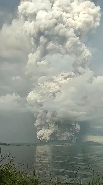 Filipinler'de felaket! Taal Yanardağı bir kez daha patladı