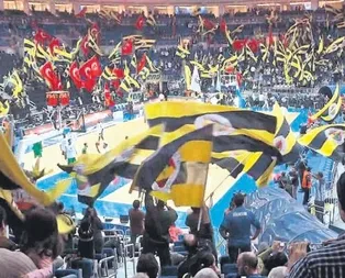 Futbol out basket in!