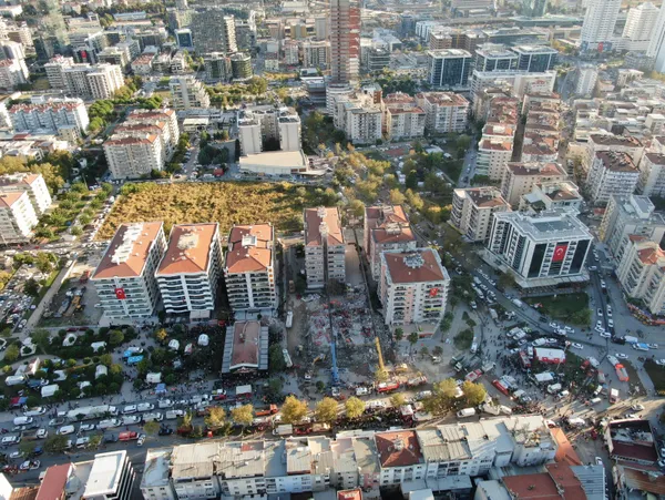 son-dakika-izmirdeki-depremde-yikilan-riza-bey-apartmanindaki-olum-ve-yaralanmalara-iliskin-dava-basladi-1630671788344.jpg SON DAKİKA: İzmir'deki depremde yıkılan Rıza Bey Apartmanı'ndaki ölüm ve yaralanmalara ilişkin dava başladı-8