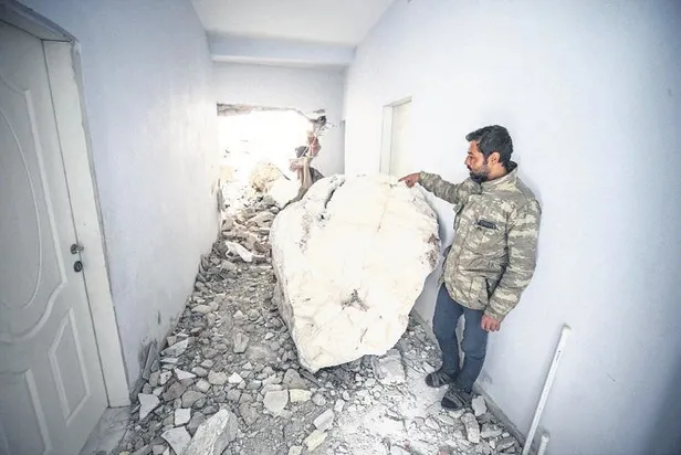 evleri-yikildi-hayalleri-yikilmadi-depremzede-uc-genc-kiz-hayallerinden-vazgecmedi-1678833492182.jpeg Evleri yıkıldı hayalleri yıkılmadı! Depremzede üç genç kız hayallerinden vazgeçmedi-5