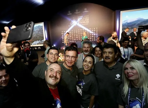 sanayi-ve-teknoloji-bakani-mustafa-varank-ihalar-savaslarin-kaderini-degistirdi-togg-ile-tarih-yazmaya-hazirla-1660853123418.jpeg Sanayi ve Teknoloji Bakanı Mustafa Varank: İHA'lar savaşların kaderini değiştirdi, TOGG ile tarih yazmaya hazırlanıyoruz-6