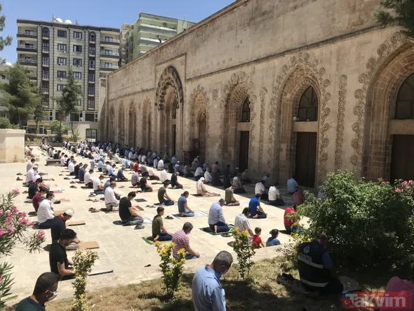 Koronavirüs sonrası ilk cuma namazı! Türkiye'nin dört bir yanından görüntüler geldi - 24