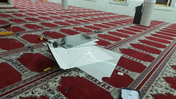 islam-dusmanlari-avustralyada-auburn-gelibolu-camisine-saldirdi-1603637271944.jpeg İslam düşmanları Avustralya'da Auburn Gelibolu Camisi'ne saldırdı-4