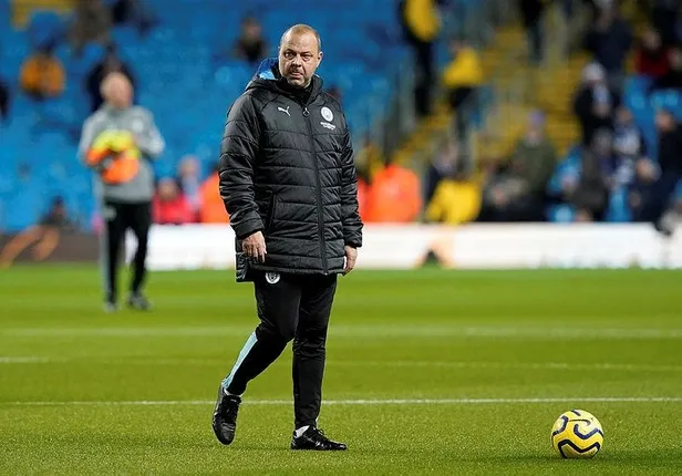 galatasaray-baskani-burak-elmasin-kafasindaki-hocayi-takvim-ortaya-cikardi-rodolfo-borrell-1641424218100.jpeg Galatasaray başkanı Burak Elmas'ın kafasındaki hocayı takvim ortaya çıkardı! Rodolfo Borrell-5