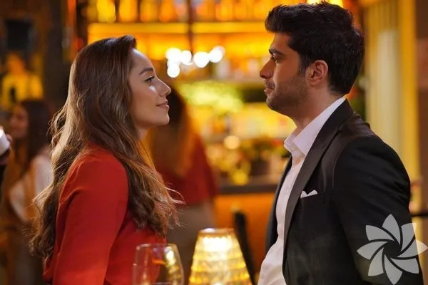 7-adimda-kizilcik-serbeti-gorkemin-tarzi-ozge-ozacar-onu-giymekten-vazgecmiyor-1718275518017.jpg Özge Özacar bu stille incecik gözüküyor! 36 beden incelten Kızılcık Şerbeti Görkem kombini! "Hem seksi hem şık..."-5