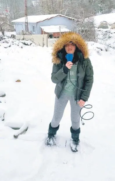 dunya-devi-bir-moda-markasi-aleyna-tilkiyi-secti-en-guzel-fotomodel-aleyna-1647122358866.jpeg Dünya devi bir moda markası Aleyna Tilki'yi seçti! “En güzel fotomodel Aleyna”-8