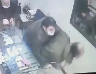 Kağıthane’deki bıçaklı saldırı kamerada