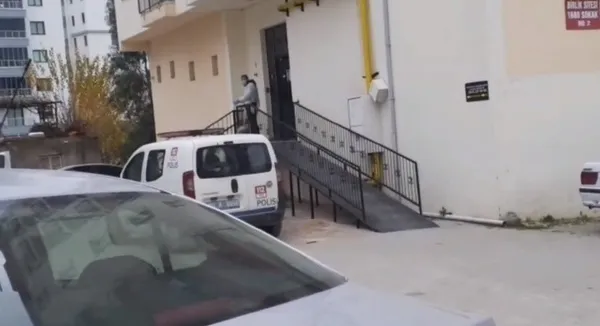 kokular-uzerine-eve-girildi-yasli-adamin-cesedi-bulundu-1640346196629.jpg Kokular üzerine eve girildi! Yaşlı adamın cesedi bulundu-2