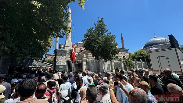 Dualarla cennete uğurlandı | Haniye için 81 ilde gıyabi cenaze namazı kılındı! Ayasofya Camii'ne akın ettiler - 8