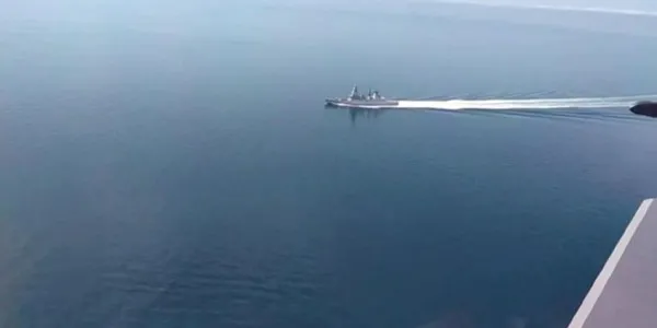 rusya-ingiltereye-nota-verdi-catisma-riski-yukseldi-meslektaslarimiz-anlamazsa-bombalariz-1624564631292.jpg Rusya, İngiltere'ye nota verince çatışma riski yükseldi: Meslektaşlarımız anlamazsa bombalarız-8