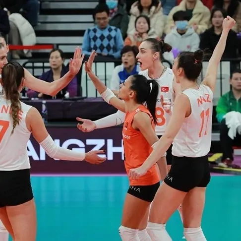 Eczacıbaşı sezonu açtı