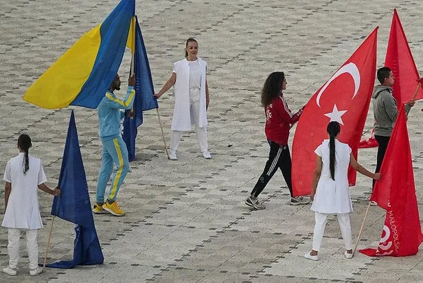 baskan-erdogandan-3-avrupa-oyunlarinda-ter-doken-milli-sporculara-tebrik-1688365142717.jpeg Başkan Erdoğan'dan 3. Avrupa Oyunları'nda madalya alan milli sporculara tebrik!-4