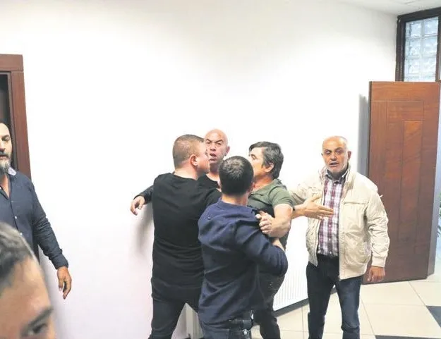 Eski başkandan silahlı baskın!