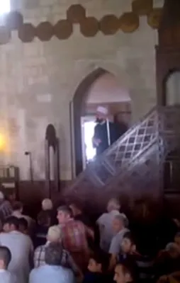 Sırbistan'daki FETÖ'cüler camide olay çıkardı