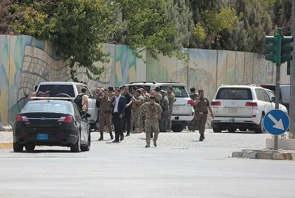 Erbil'de valilik binasına silahlı baskın!-1