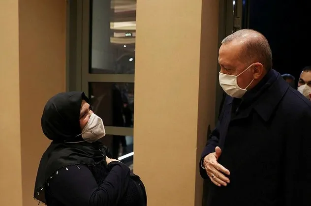 Şehit Eren Bülbül'ü anlatan filmi Başkan Erdoğan ile birlikte izleyen Ayşe Bülbül: ‘Ayağı öpülecek bir annesin’ dedi