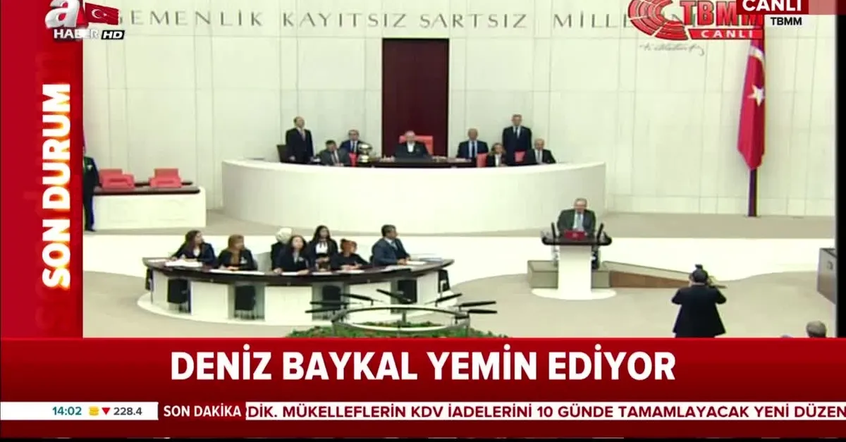 Deniz Baykal aylar sonra ilk kez Meclis'te