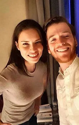 Metin Hara, Adriana Lima ile olan fotoğraflarını silmedi!  ‘Karizmasını iyice çizdiriyor’