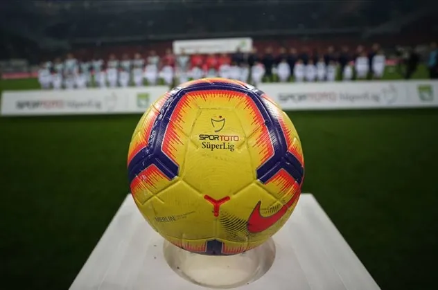 Aytemiz Alanyaspor uçağı Sivas'a inemedi