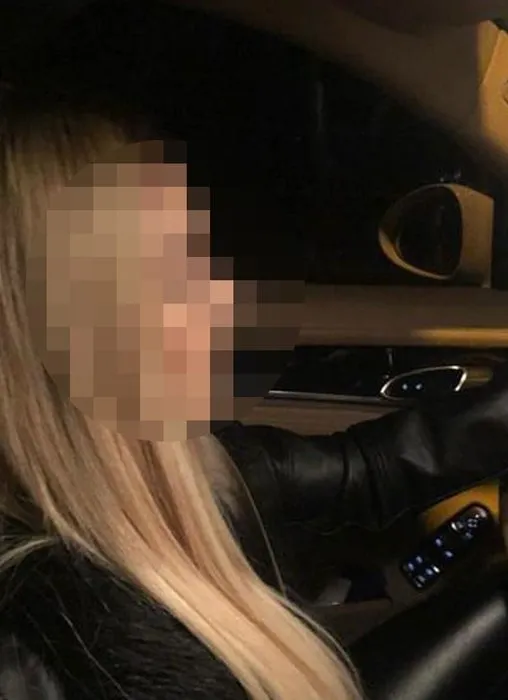 kendini-barbie-bebek-olarak-tanitti-hirsiz-cikti-teyzesiyle-kameralara-boyle-yakalandi-1691762069065.jpg Kendini Barbie Bebek olarak tanıttı! Hırsız çıktı! Teyzesiyle kameralara böyle yakalandı-5